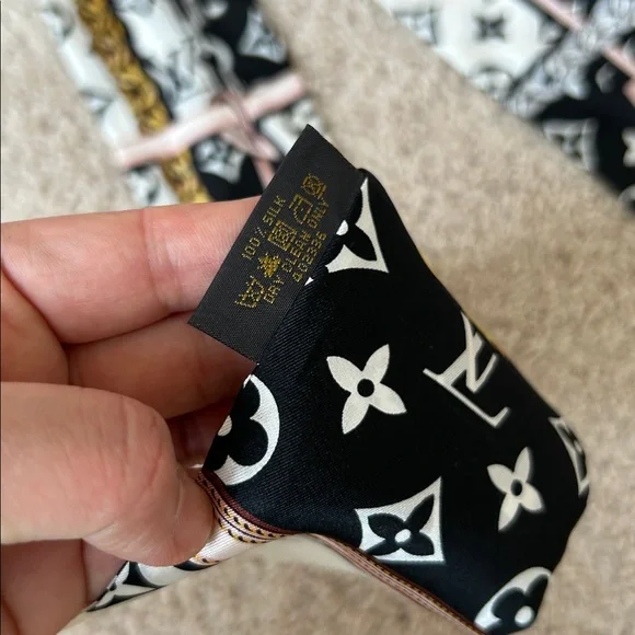 100% silk fashion scarf - Picture 4 of 10